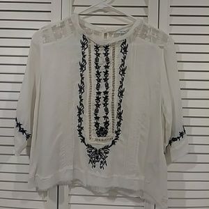 LAST CHANCE! Kimchi Blue embroidered top